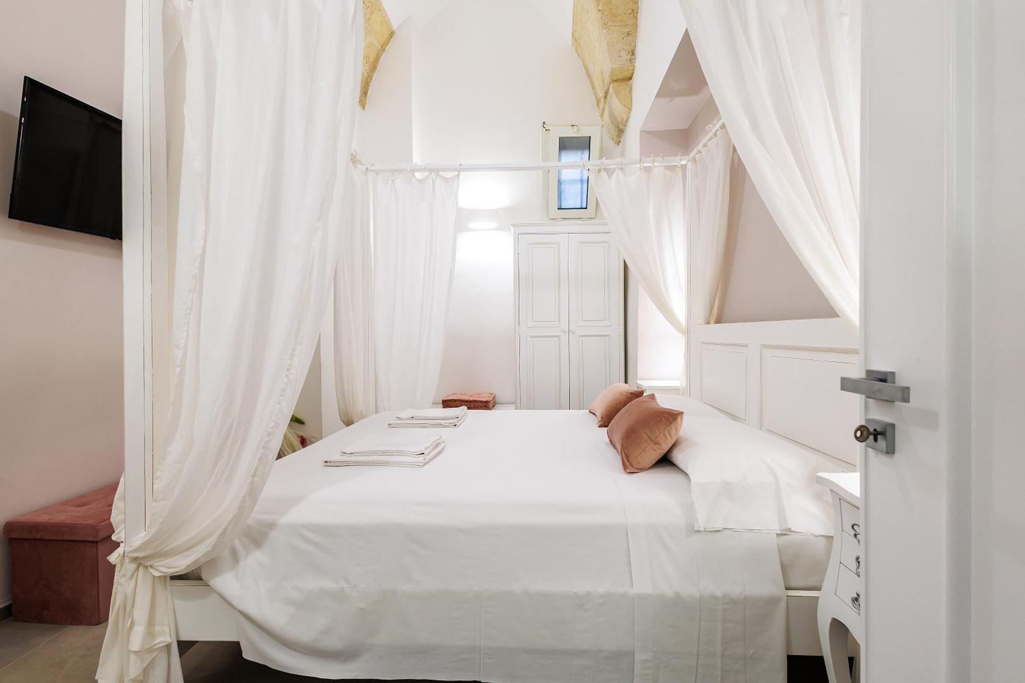Goodstay Corte Regina Suite Лече Екстериор снимка